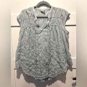 Anthropologie AKEMI+KIM Boho style blouse. Light blue Size L.